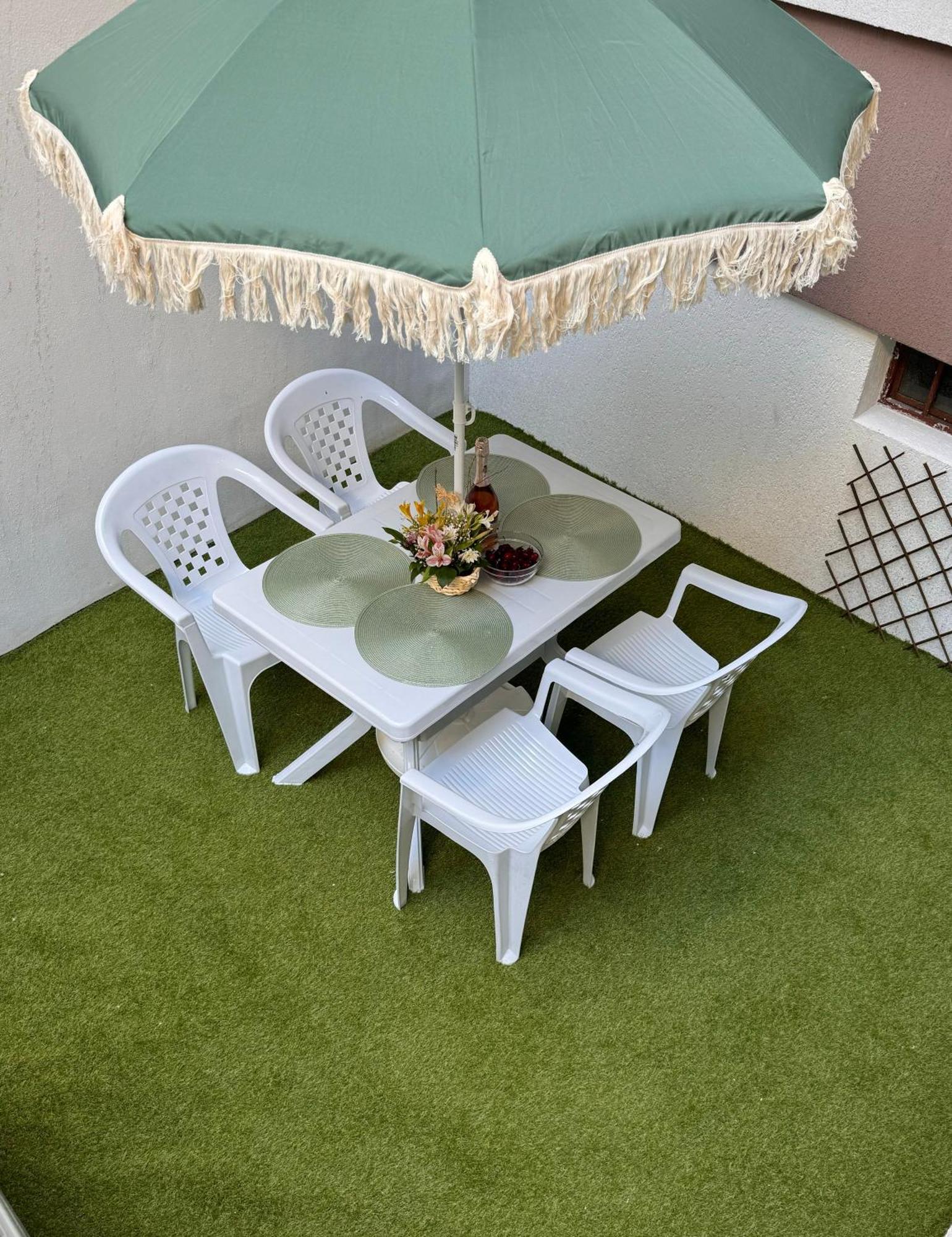 Goldy Central Beach Apartment With Private Garden Burgasz Kültér fotó