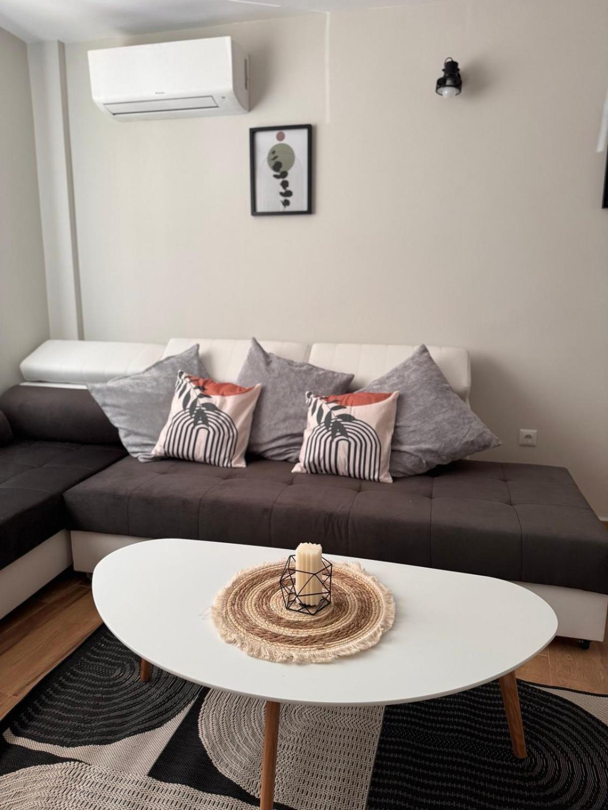 Goldy Central Beach Apartment With Private Garden Burgasz Kültér fotó