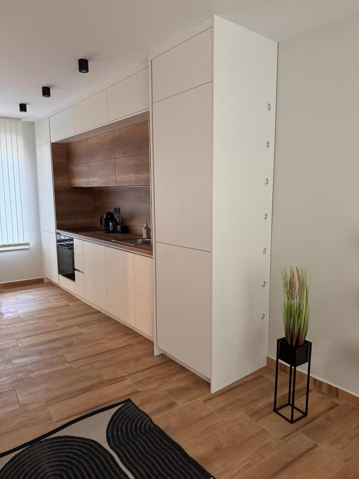 Goldy Central Beach Apartment With Private Garden Burgasz Kültér fotó